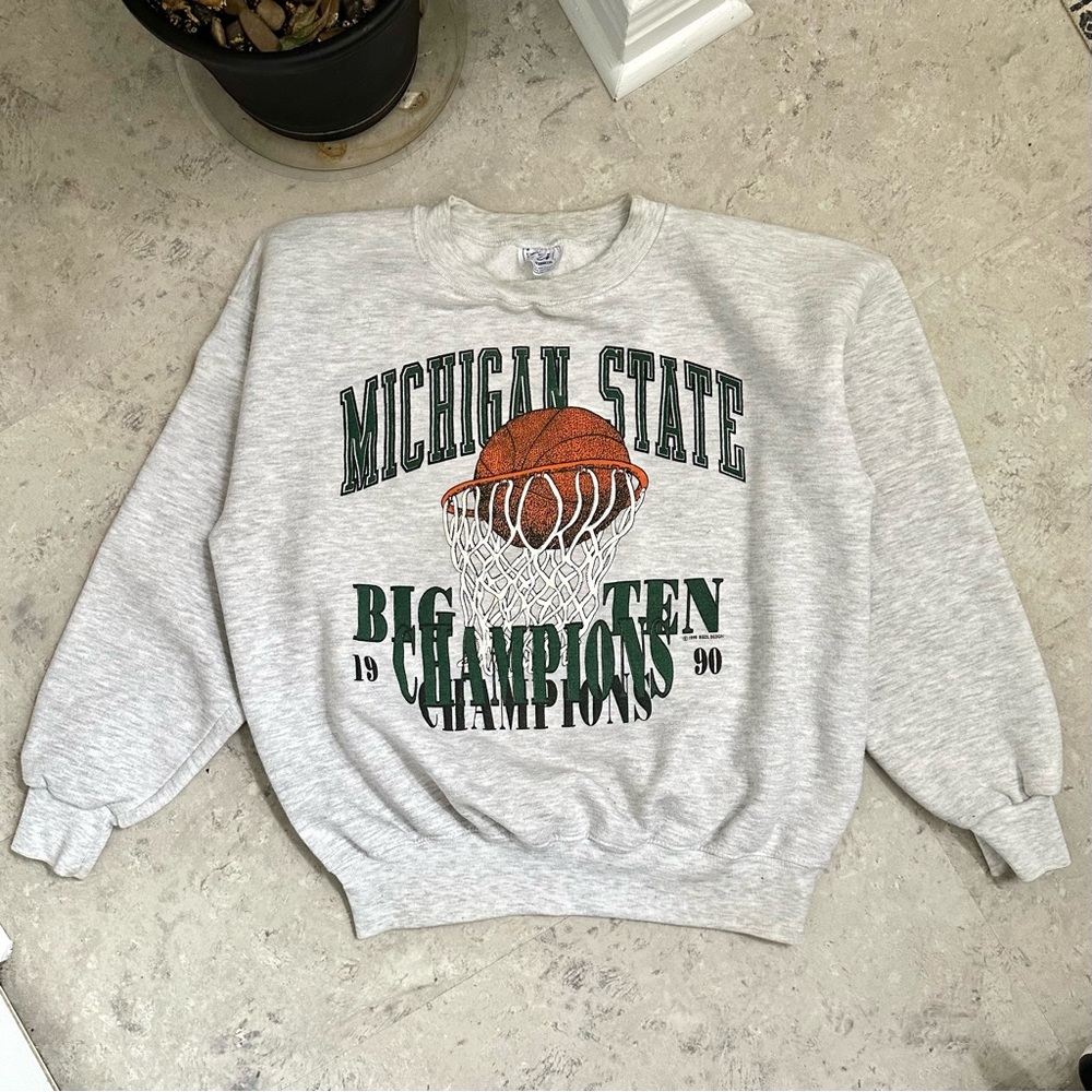 Vintage Michigan state sweater